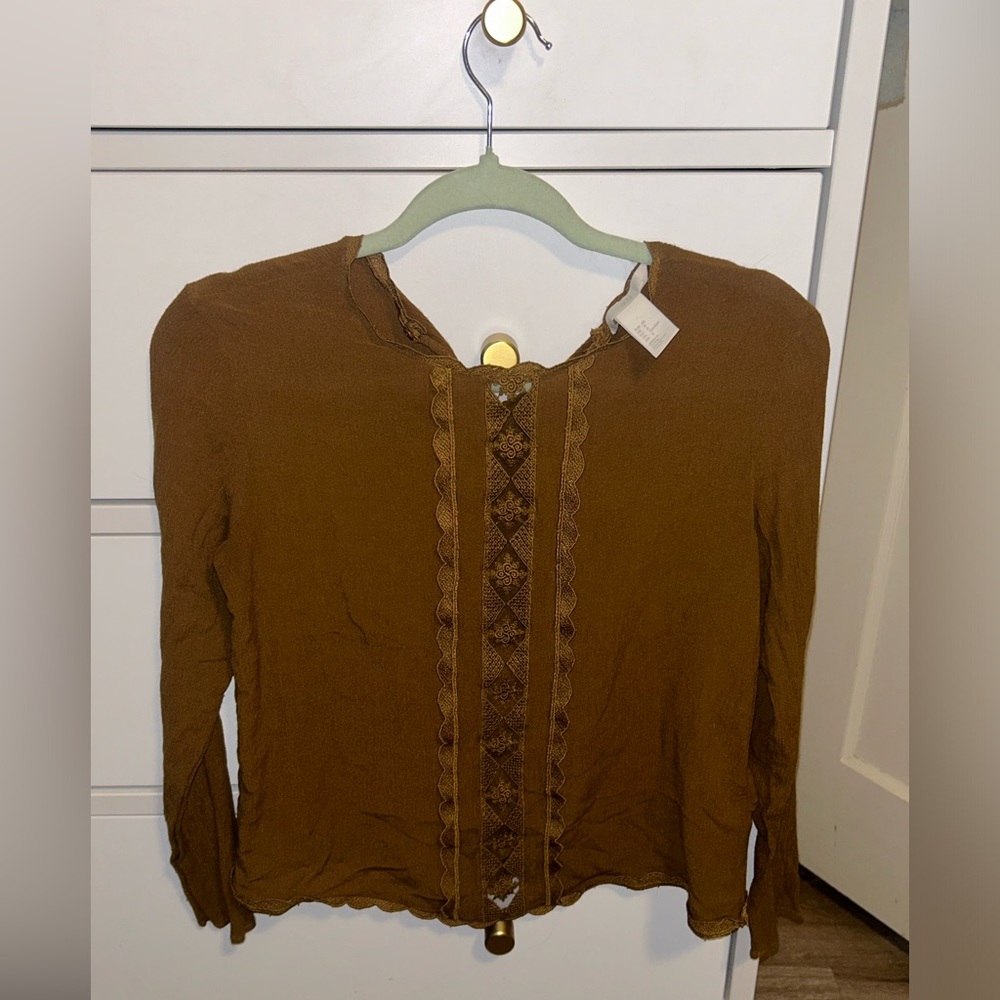 Cute shirt, fits like a small, h&m brand